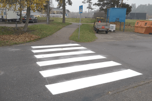 Linjemålning vägmarkering övergangställe